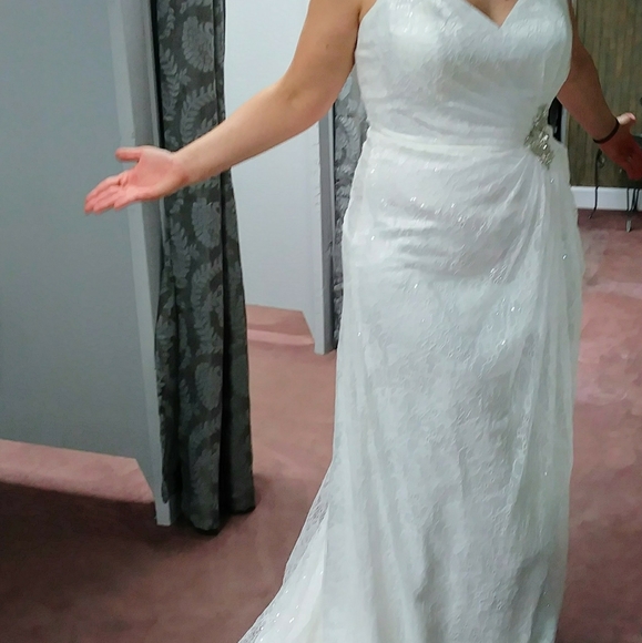 Wedding Dress - Picture 2 of 4